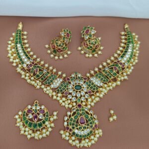 NECK012