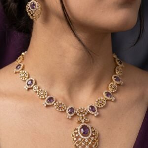 NECK018